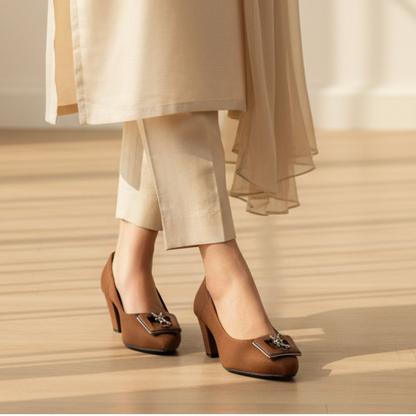Emblem Buckle Block-Heel Pump - GH 3322